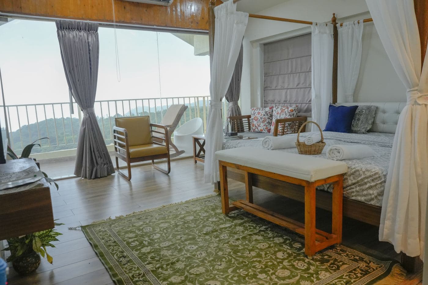Sahyadri Horizon Premium King Room