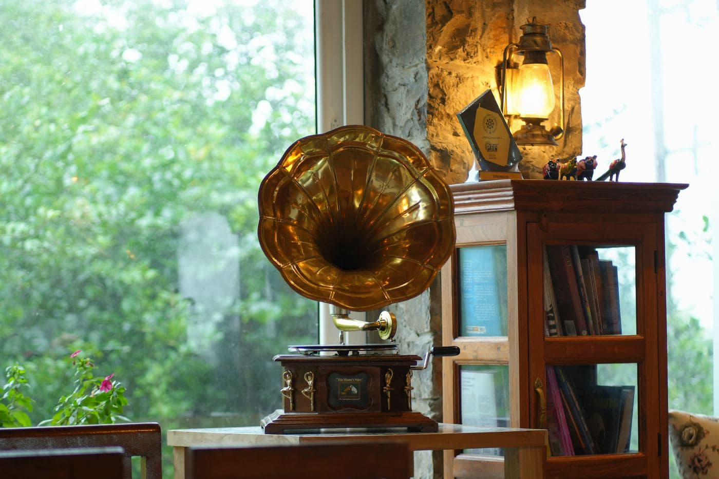 Antique gramophone by the restaurant window
