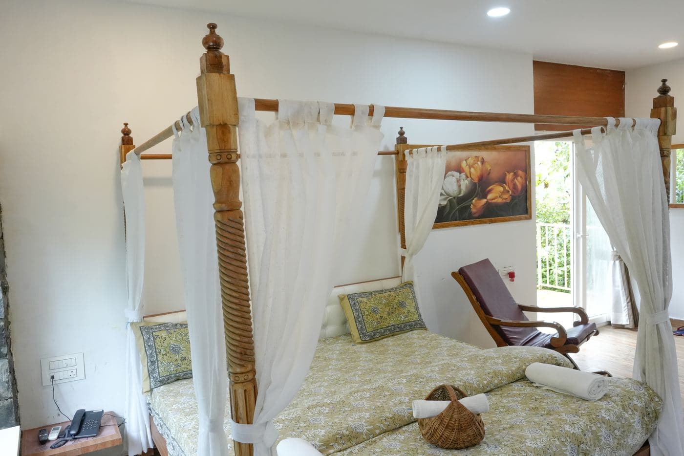Canopy bed in the Prakruti Family Room